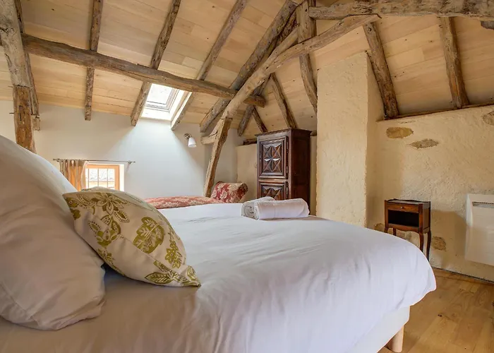 Le Prieuré Péridoors - élégance, Histoire&jacuzzi Hébergement de vacances Saint-Cyprien (Dordogne)