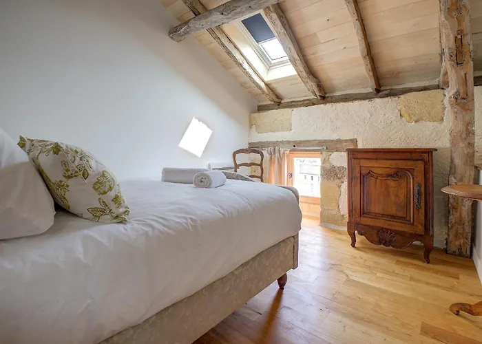 Le Prieuré Péridoors - élégance, Histoire&jacuzzi Hébergement de vacances *