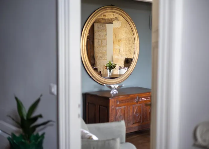 Hébergement de vacances Le Prieuré Péridoors - élégance, Histoire&jacuzzi *