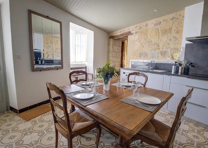 Le Prieuré Péridoors - élégance, Histoire&jacuzzi Saint-Cyprien (Dordogne)