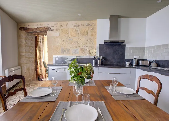 Le Prieuré Péridoors - élégance, Histoire&jacuzzi Saint-Cyprien (Dordogne)