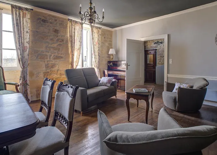 Le Prieuré Péridoors - élégance, Histoire&jacuzzi Hébergement de vacances