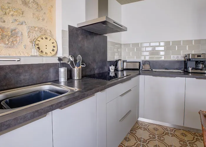 Hébergement de vacances Le Prieuré Péridoors - élégance, Histoire&jacuzzi *