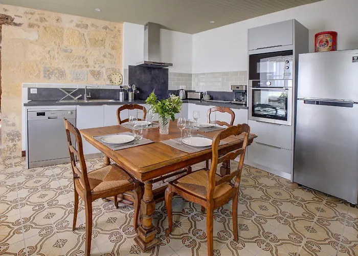 Le Prieuré Péridoors - élégance, Histoire&jacuzzi