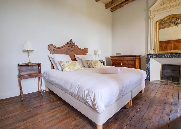 Le Prieuré Péridoors - élégance, Histoire&jacuzzi Hébergement de vacances Saint-Cyprien (Dordogne)