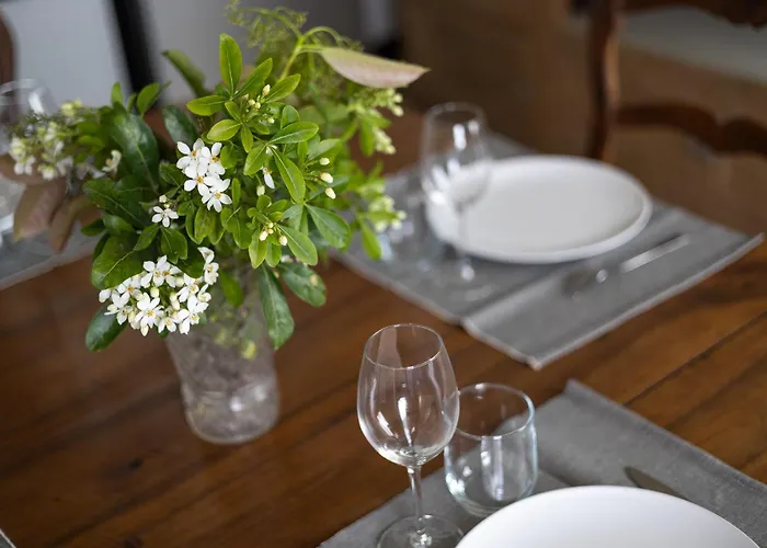 Le Prieuré Péridoors - élégance, Histoire&jacuzzi Hébergement de vacances *