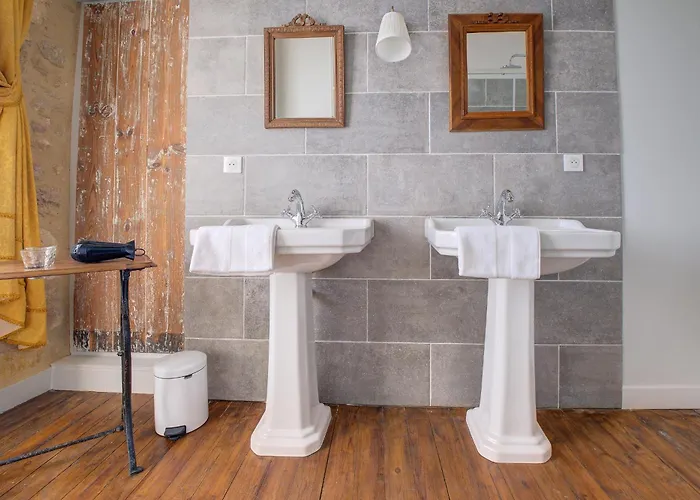 Le Prieuré Péridoors - élégance, Histoire&jacuzzi Hébergement de vacances Saint-Cyprien (Dordogne)